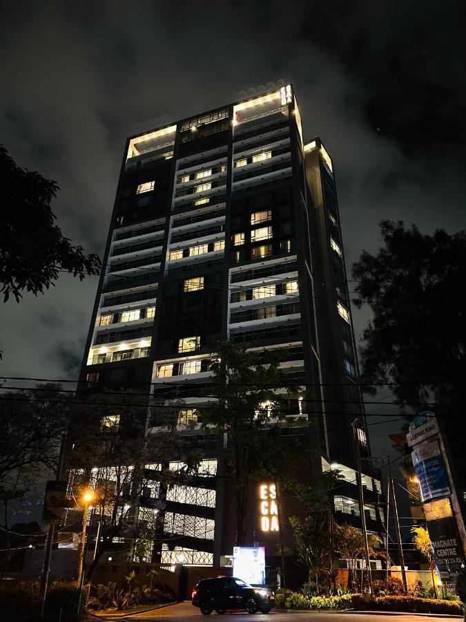 Escada Next Level Luxurious Home Ναϊρόμπι Εξωτερικό φωτογραφία